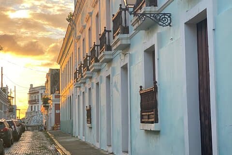 Walking guidad rundtur i historia och myter i gamla San Juan