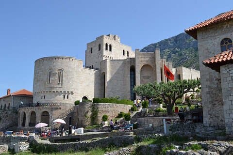 Gita di un giorno a Kruja e al Parco Nazionale di Qafeshtama