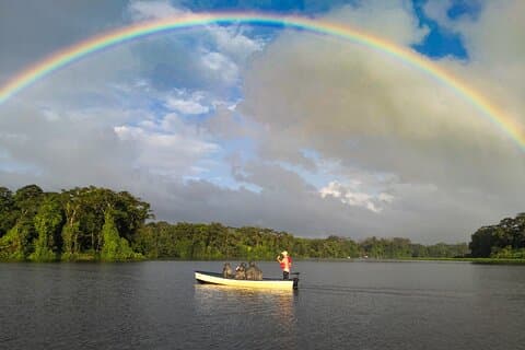 Elektrisk kano tur i Tortuguero National Park