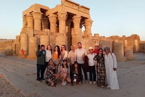 Fantastiska 2 nätters Nilekryssning från Aswan till Luxor inklusive turer och Abu Simbel