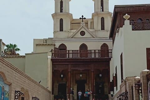 Visita guiada privada a la iglesia cueva y las antiguas iglesias coptas en el Viejo Cairo