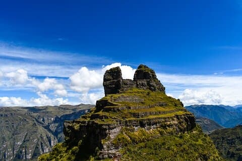 Recorrido al Complejo Arqueológico Waqrapukara desde Cusco