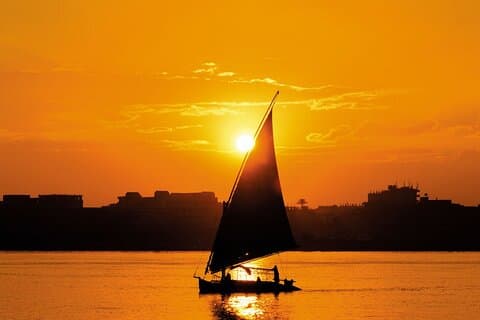 Zonsopgang en zonsondergang Felucca-rit Inclusief gids