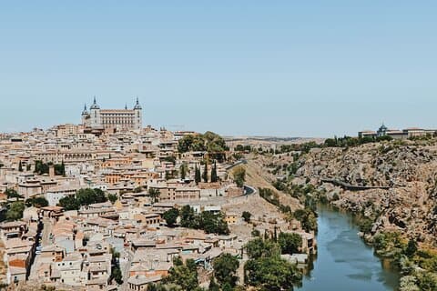 Tour privado de día completo a los molinos de viento de Consuegra y Toledo desde Madrid