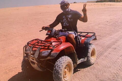 Safari privato di 5 ore in quad a Hurghada + giro in cammello