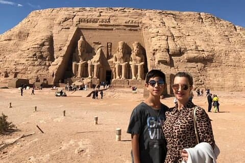 Tour privato del tempio di Abu Simbel di un'intera giornata dal Cairo in aereo
