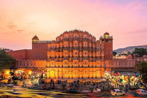 Transferência de ida e volta de Ranthambore para Jaipur em veículo AC