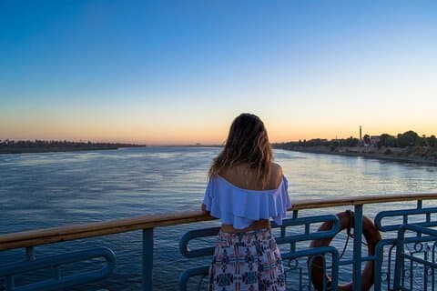 Crucero privado todo incluido de 6 noches y 7 días por el Nilo desde El Cairo en avión