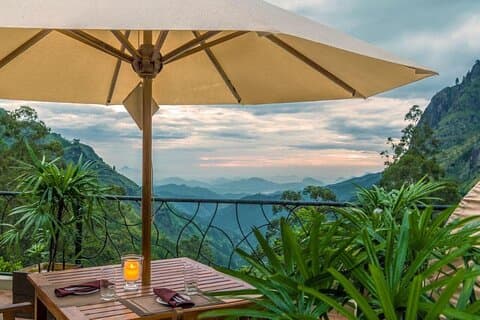 Privat drosje fra Sri Lanka Airport (BIA-CMB) til Ella Hotels