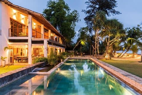 Private Taxi from Sri Lanka Airport (BIA-CMB) to Mirissa Hotels
