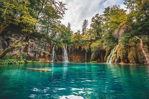 Da Spalato: tour giornaliero senza guida dei laghi di Plitvice con giro in barca