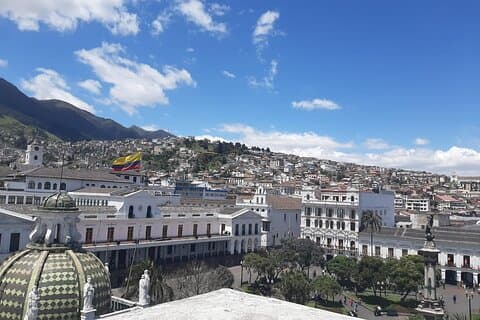 Tour privado de dia completo Quito Histórico y Línea Ecuatorial