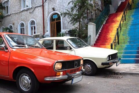 Privat: RedPatrol Bucharest kontraster tur i en vintage bil