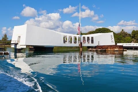 Familievennlig Pearl Harbor og Honolulu sentrum med privat transport