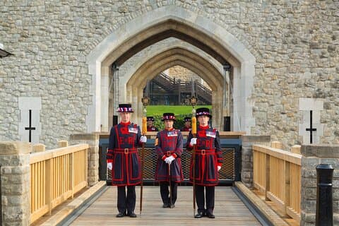 Tour VIP della Torre di Londra e dei Gioielli della Corona con Meet & Greet privato di Beefeater