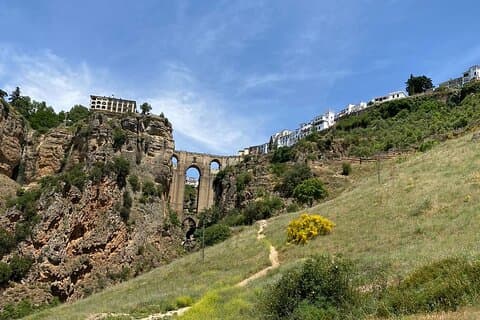 Tour en Ronda con Visita Guiada y Setenil de las Bodegas