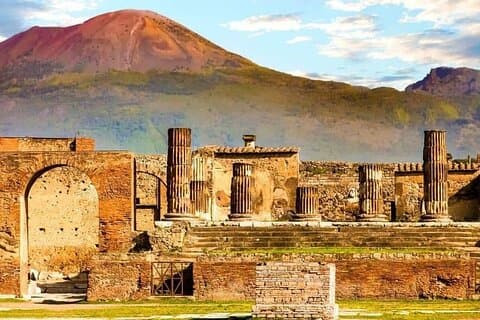 Explore Pompeii: Private Tour, Wine Tasting & Lunch
