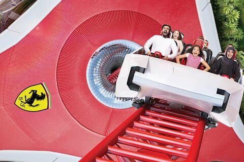 Biljett till Ferrari World i Abu Dhabi