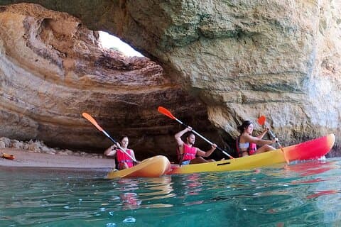 Excursión en kayak a la cueva de Benagil y la playa de Marinha - Desde Portimão