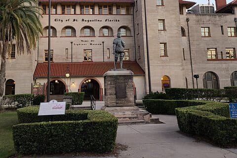 Wicked St. Augustine: contrabandistas, bordéis e jogos de azar na cidade antiga