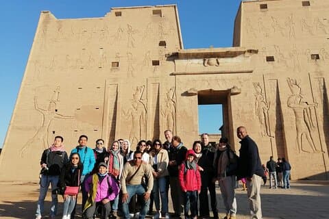 Aswan: Guidad tur till High Dam, The Obelisk & Philae Temple med motorbåt