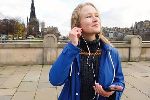Pengenes arkitektur: En selv-guidet lydtur i Edinburghs nye by
