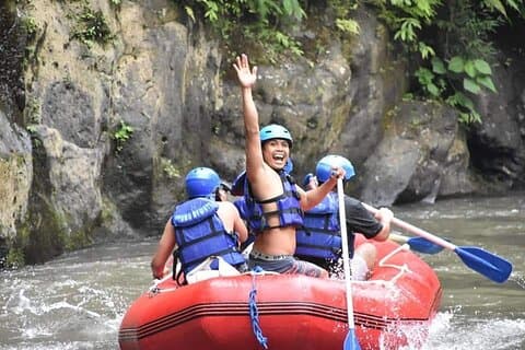 Aventure privée d'une demi-journée de rafting en eaux vives à Ubud