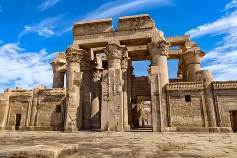 Tour de un día Visita los templos de Edfu y Kom Ombo desde Luxor
