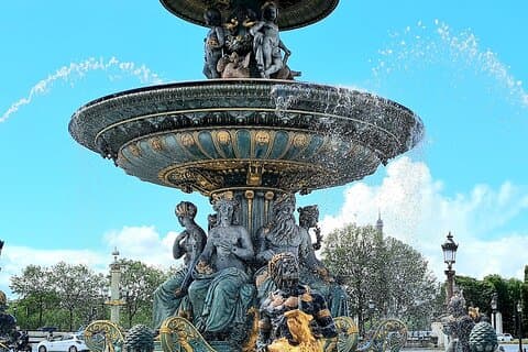 Drawing workshop/creative notebook & cultural walk in the Tuileries