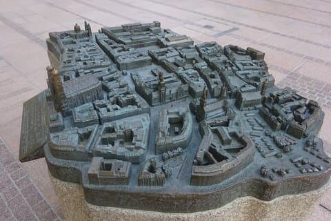 Access Munich: A tour for blind and partially sighted people