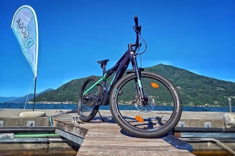 E-bike rental in Maccagno with Pino and Veddasca
