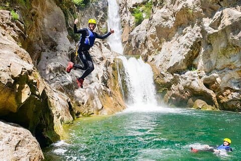 Cetina River Extreme Canyoning Adventure desde Split o Zadvarje