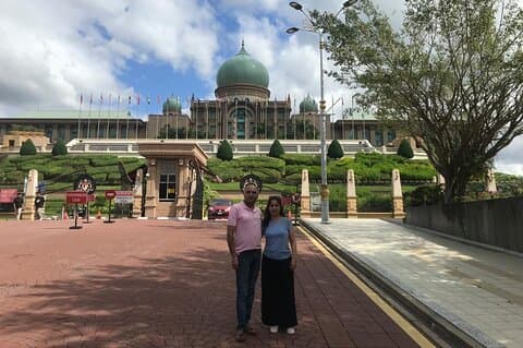Transfer vom Flughafen Kuala Lumpur zum Fotostopp Putrajaya auf der Strecke