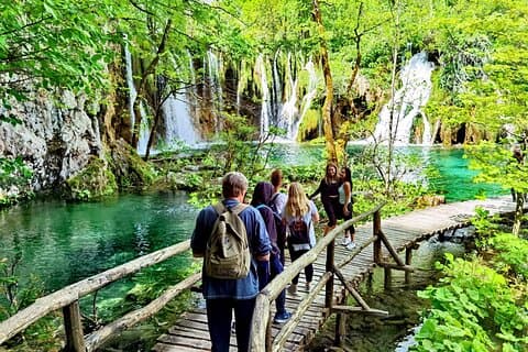 Visite en groupe économique des lacs de Plitvice au départ de Split ou de Trogir