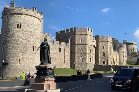 Selbstgeführte Tour durch Windsor Castle & Hampton Court Palace mit Transfers
