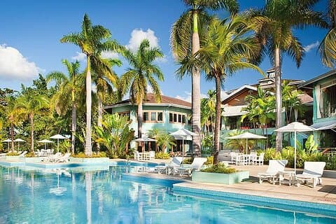 Transfert aéroport privé à Couples Negril Resort