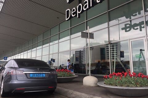 Premium El transfer fra Delft til Schiphol Lufthavn