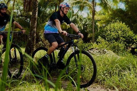 Excursão de bicicleta guiada para grupos pequenos em Jacó