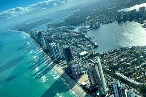 Excursão aérea romântica privada de 60 minutos com champanhe em Miami