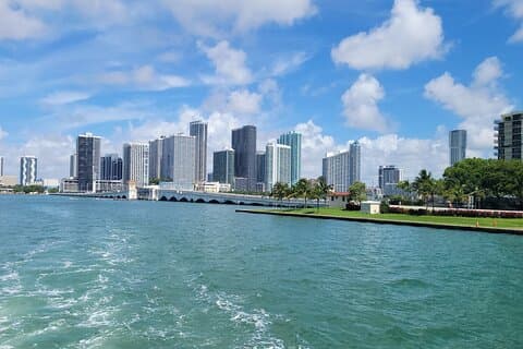Ultime visite en bateau à Miami : manoirs et skyline avec ramassage en option
