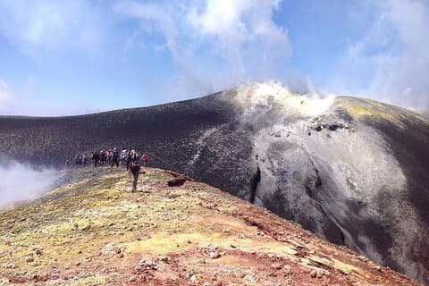 EXCURSÃO DA CRATERA CENTRAL DO ETNA (3.345 m a.s.l.)
