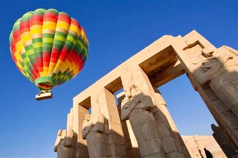 BALÃO DE AR QUENTE PRIVADO EM LUXOR PASSEIO EM PEQUENO VÔO DE GRUPO DE LUXO até 12