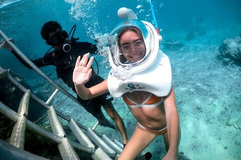 Esperienza di immersione subacquea con casco SeaTrek nel centro di Cozumel
