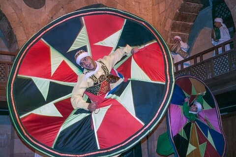 Al Tannoura Egyptian Heritage Show på Wekalet El Ghoury