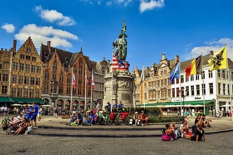 7-dagers sightseeingtur til Belgia - Nederland fra Brussel med minivan