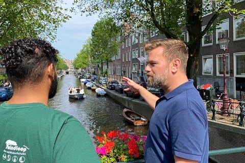 Explore hidden streets with friends - Private Tour