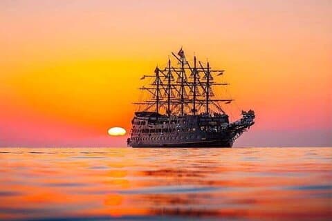 Crociera al tramonto Alanya con cena, nuoto e schiuma party