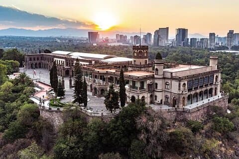 Tour PRIVATO del centro città, Museo di antropologia e Castello di Chapultepec