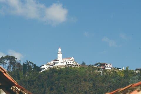 Monserrate + Candelaria privat tur (5 timer)