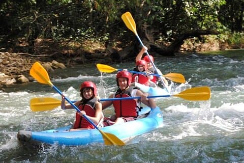 Beach Riding og River Tubing familieeventyr fra Montego Bay